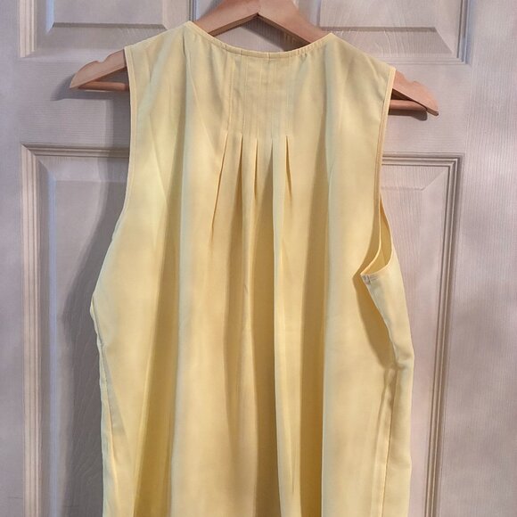 Hawthorn Yellow Sleeveless Top -EUC - Picture 8 of 9